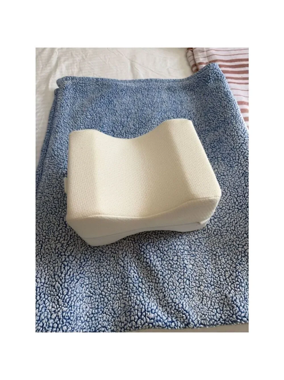 Everlasting Comfort Memory Foam Knee Pillow for Side Sleepers Sciatica Relief